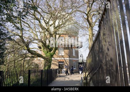 Il sentiero conduce all'osservatorio reale di Greenwich, Londra, Inghilterra Foto Stock