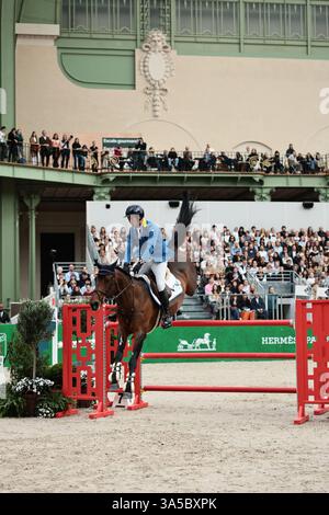 Christian AHLMANN della Germania con D'aganix 2000 z durante il Saut Hermès al Saut Hermès il 22 marzo 2025, Parigi, Francia (foto di Maxime David - MXIMD Pictures) Foto Stock