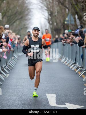 Brentwood, Regno Unito. 23 marzo 2025. Brentwood Half Marathon, Brentwood Essex The Brentwood Half Marathon, è il più grande evento del suo genere in Essex e sponsorizzato da Baker label e raccogliere milioni di sterline per beneficenza Credit: Richard Lincoln/Alamy Live News Foto Stock