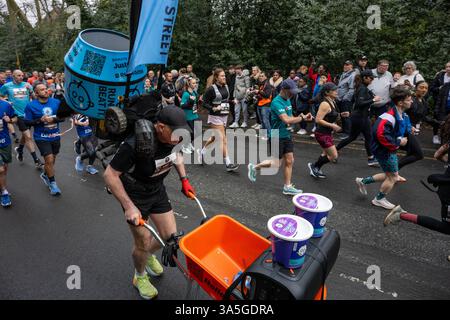 Brentwood Essex 23 marzo 2025 mezza maratona di beneficenza Brentwood, Brentwood Essex UK crediti: Ian Davidson/Alamy Live News Foto Stock