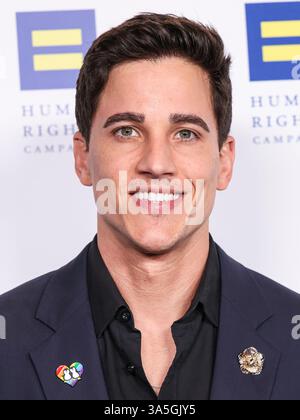 Century City, Stati Uniti. 22 marzo 2025. CENTURY CITY, LOS ANGELES, CALIFORNIA, USA - 22 MARZO: Mike Manning arriva alla cena di Los Angeles 2025 della Human Rights Campaign, tenutasi al Fairmont Century Plaza il 22 marzo 2025 a Century City, Los Angeles, California, Stati Uniti. (Foto di Xavier Collin/Image Press Agency) credito: Image Press Agency/Alamy Live News Foto Stock