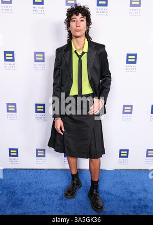 Century City, Stati Uniti. 22 marzo 2025. CENTURY CITY, LOS ANGELES, CALIFORNIA, USA - 22 MARZO: Vico Ortiz arriva alla cena di Los Angeles 2025 della Human Rights Campaign, tenutasi al Fairmont Century Plaza il 22 marzo 2025 a Century City, Los Angeles, California, Stati Uniti. (Foto di Xavier Collin/Image Press Agency) credito: Image Press Agency/Alamy Live News Foto Stock