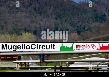 Mugello, Italia. 23 marzo 2025. Dettaglio del circuito del Mugello durante la 12 ore Michelin del Mugello 2025, gara Endurance nel Mugello, Italia, 22 marzo 2025 Credit: Independent Photo Agency/Alamy Live News Foto Stock