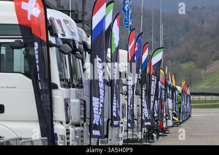 Mugello, Italia. 23 marzo 2025. Dettaglio del Paddock della 24 ore del Mugello durante la 12 ore Michelin del Mugello 2025, gara Endurance nel Mugello, Italia, 22 marzo 2025 Credit: Independent Photo Agency/Alamy Live News Foto Stock