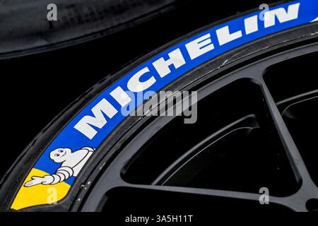 Mugello, Italia. 23 marzo 2025. Dettaglio degli pneumatici con logo Michelin durante la 12 ore Michelin del Mugello 2025, gara Endurance nel Mugello, Italia, 22 marzo 2025 Credit: Independent Photo Agency/Alamy Live News Foto Stock