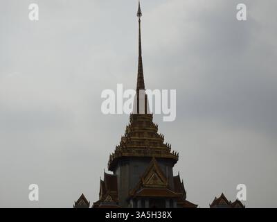 DATA DI REGISTRAZIONE NON INDICATA Tempel des Goldenen Buddha, Wat Trai MIT Witthayaram Worawihan, Bangkok, BKK, Thailandia, 2025, Manfred Siebinger *** Tempio del Buddha d'oro, Wat Trai MIT Witthayaram Worawihan, Bangkok, BKK, Thailandia, 2025, Manfred Siebinger Foto Stock