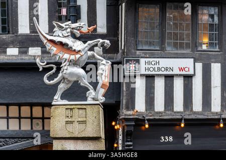 Marchio di confine del drago (griffin) sul confine tra la City of London e la City of Westminster, Londra, Inghilterra, Regno Unito Foto Stock