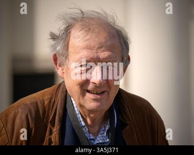 Varsavia, Polonia. 23 marzo 2025. Co-fondatore ed editore del giornale record Gazeta Wyborcza, Adam Michnik è stato visto a Varsavia, in Polonia, il 23 marzo 2025. (Foto di Jaap Arriens/Sipa USA) credito: SIPA USA/Alamy Live News Foto Stock