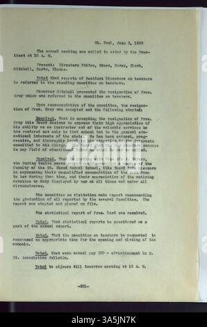 Questa pubblicazione fornisce una panoramica della creazione e della crescita del sistema universitario statale del Minnesota, concentrandosi su istituzioni chiave come St. Cloud, Mankato e Duluth. Copre i cambiamenti della facoltà, gli sviluppi del curriculum e l'espansione del campus. Foto Stock