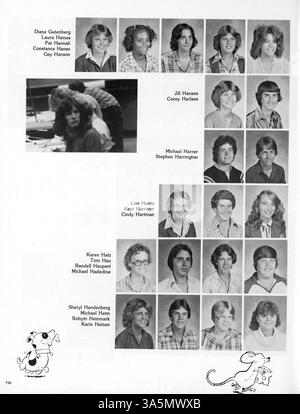 Questo annuario del 1980 documenta gli studenti, gli insegnanti, l'atletica, i club e gli eventi chiave dell'anno scolastico 1979-1980 del Park Center High. Foto Stock