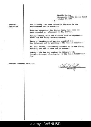 I verbali della riunione del Consiglio di amministrazione della Biblioteca pubblica di Minneapolis 1960, che riassumono la pianificazione finanziaria, le strategie di programma e la copertura dei servizi per l'anno. Foto Stock