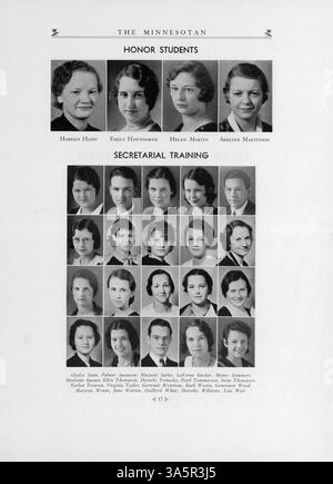 Questo annuario Minnesotan del 1933 della Minnesota School of Business mette in evidenza studenti, insegnanti ed eventi dell'anno scolastico 1932-1933. Foto Stock
