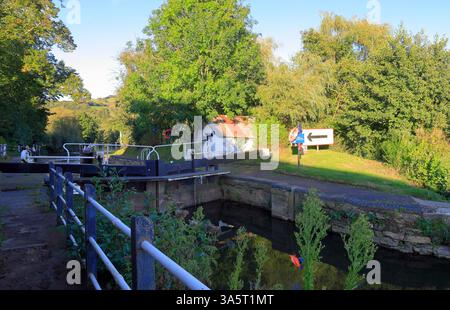 Saltford chiuse sul fiume Avon, villaggio di Saltford, vicino a Bristol, Inghilterra sud-occidentale. Effettuata a marzo 2025 inverno/primavera Foto Stock