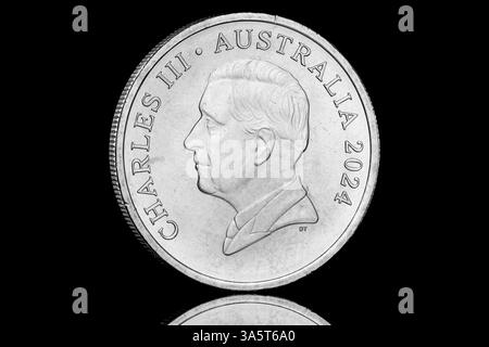 La prima moneta australiana da 10 centesimi di Re Carlo III. Il ritratto di Charles fu disegnato da Daniel Thorne Foto Stock
