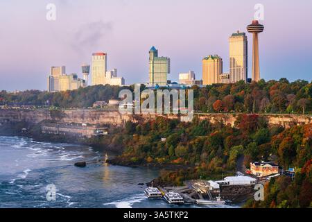 Cascate del Niagara, Ontario, Canada, con cascate Horseshoe all'alba. Foto Stock