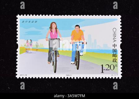 CINA - CIRCA 2011: Un francobollo stampato in Cina mostra Cycling , circa 2011 Foto Stock