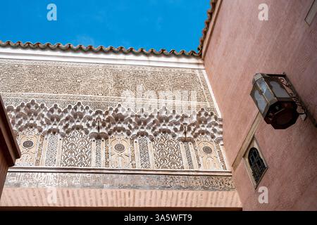 Afrika, Marokko, Marrakesch, Medersa Ben Youssef, Schwibbogen Foto Stock