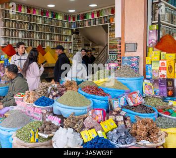 Afrika, Marokko, Marrakesch, Geschäfte im Souk Foto Stock