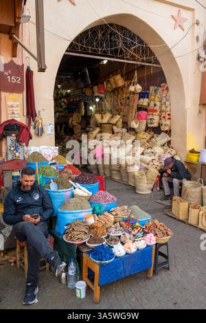 Afrika, Marokko, Marrakesch, Geschäfte im Souk Foto Stock