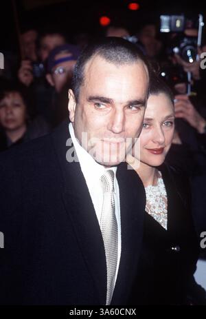 1 GENNAIO 2011 - K11026HMC: THE BOXER PREM..AL CORONET THEATER DI NEW YORK 01/07/1998.DANIEL DAY-LEWIS E REBECCA MILLER. HENRY McGee/ 1998. (Immagine di credito: © ZUMAPRESS.com) Foto Stock