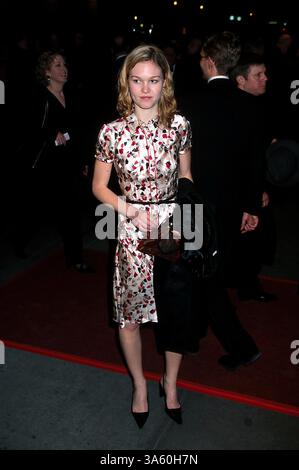 1 GENNAIO 2011 - K24344HMC: 7/3/02. LA SERATA DI APERTURA DELLA COMMEDIA AL VIRGINIA THEATER DI NEW YORK... HENRY McGee/ 2002 (immagine di credito: © Globe Photos/ZUMAPRESS.com) Foto Stock