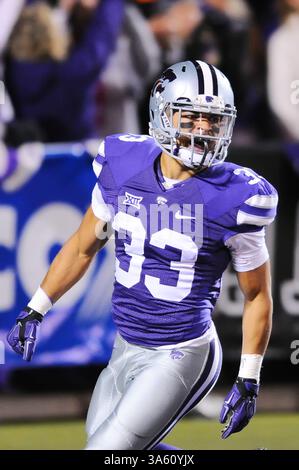 1 novembre 2014: Il defensive back dei Kansas State Wildcats Morgan Burns (33) durante la partita di football NCAA tra Oklahoma State e Kansas State al Bill Snyder Family Stadium di Manhattan, Kansas. Kendall Shaw/CSM(immagine di credito: © Kendall Shaw/Cal Sport Media/ZUMAPRESS.com) Foto Stock