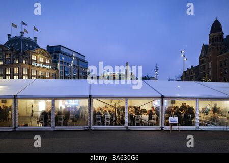 AMSTERDAM - un iftar in Piazza Dam. Questo iftar ha lo scopo di riunire persone di diversa provenienza. ANP RAMON VAN FLYMEN netherlands Out - belgio Out Foto Stock