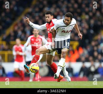 7 feb. 2015 - Londra, Regno Unito - Tottenham's Mousa Dembele travolge con Francis Coquelin dell'Arsenal..Barclays Premier League- Tottenham Hotspurs vs Arsenal - White Hart Lane - Inghilterra - 7 febbraio 2015 (immagine di credito: © David Klein/Cal Sport Media/ZUMAPRESS.com) Foto Stock