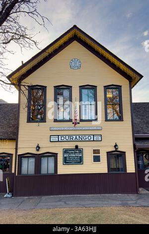 La stazione ferroviaria della storica ferrovia a scartamento ridotto Durango & Silverton a Durango, Colorado. Foto Stock