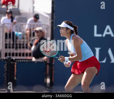 Miami, Florida. 24 marzo 2025. Emma Raducanu vince il suo quarto turno contro Amanda Anisimova al Miami Open. @ Veronica Bruno / Alamy Live News Foto Stock