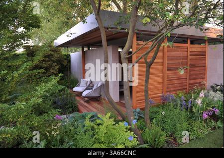 LONDRA, Regno Unito - 21 MAGGIO 2018: Il Morgan Stanley Garden per l'NSPCC progettato da Chris Beardshaw al RHS Chelsea Flower Show Foto Stock