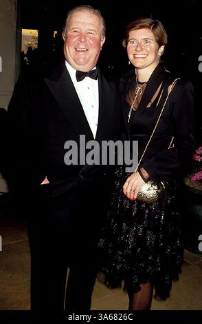 1 GENNAIO 2011 - L2532.NED BEATTY E MOGLIE TINKER. MICHAEL FERGUSON/ 1992 (immagine di credito: © Globe Photos/ZUMAPRESS.com) Foto Stock