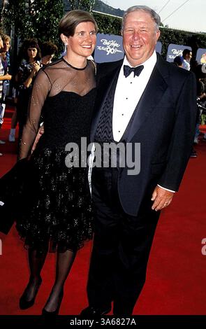 1 GENNAIO 2011 - NED BEATTY E MOGLIE TINKER. MICHAEL FERGUSON/ 1993 (immagine di credito: © Globe Photos/ZUMAPRESS.com) Foto Stock