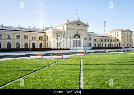 Belgrado, Serbia. 21 marzo 2025. la vecchia stazione ferroviaria nel centro della città Foto Stock
