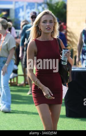Miami Gardens, Florida, Stati Uniti. 24 marzo 2025. Morgan Riddle, fidanzata di Taylor Fritz, il 9° giorno del Miami Open all'Hard Rock Stadium il 24 marzo 2025 a Miami Gardens, Florida. Credito: Hoo me. COM/Media Punch/Alamy Live News Foto Stock