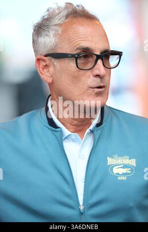 Miami Gardens, Florida, Stati Uniti. 24 marzo 2025. Presentatore/produttore Andrew Krasny il 9° giorno del Miami Open all'Hard Rock Stadium il 24 marzo 2025 a Miami Gardens, Florida. Credito: Hoo me. COM/Media Punch/Alamy Live News Foto Stock
