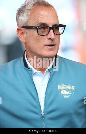 Miami Gardens, Florida, Stati Uniti. 24 marzo 2025. Presentatore/produttore Andrew Krasny il 9° giorno del Miami Open all'Hard Rock Stadium il 24 marzo 2025 a Miami Gardens, Florida. Credito: Hoo me. COM/Media Punch/Alamy Live News Foto Stock