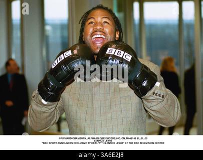 31 gennaio 2001 - Londra, Gran Bretagna - Â©RICHARD CHAMBURY ALPHA/ CN M043143 31 01 00.LENNOX LEWIS. ''BBC SPORT ANNUNCIA UN ACCORDO TV ESCLUSIVO CON LENNOX LEWIS'' PRESSO IL CENTRO TELEVISIVO della BBC (Credit Image: © Globe Photos/ZUMAPRESS.com) Foto Stock