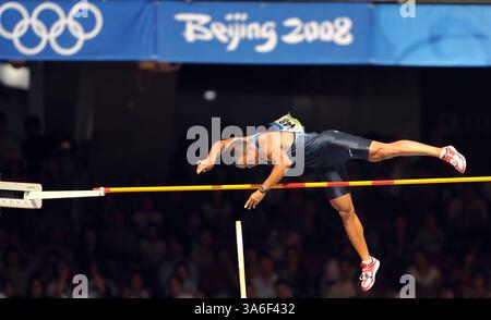 21 agosto 2008 - Bryan Clay degli Stati Uniti sgombra 5,0 metri nella porzione a volta del decathlon venerdì 22 agosto 2008, ai Giochi della XXIX Olimpiade di Pechino, Cina. (Joe Rimkus Jr./Miami Herald/MCT) (immagine di credito: © Joe Rimkus/MCT/ZUMAPRESS.com) Foto Stock