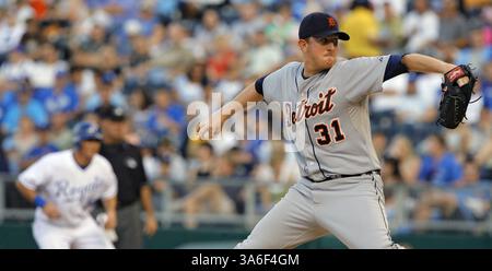 23 agosto 2008 - il lanciatore di soccorso dei Detroit Tigers Zach Miner lanciò nel terzo inning contro i Kansas City Royals sabato 23 agosto 2008 al Kauffman Stadium di Kansas City, Missouri. (John Sleezer/Kansas City Star/MCT) (immagine di credito: © John Sleezer/MCT/ZUMAPRESS.com) Foto Stock