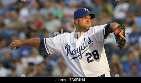23 agosto 2008 - il lanciatore titolare dei Kansas City Royals Kyle Davies lancia nel terzo inning contro i Detroit Tigers sabato 23 agosto 2008 al Kauffman Stadium di Kansas City, Missouri. (John Sleezer/Kansas City Star/MCT) (immagine di credito: © John Sleezer/MCT/ZUMAPRESS.com) Foto Stock
