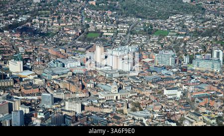 Un colpo di drone di Nottingham City Centre, East Midlands, Regno Unito, il Counting House dominante Foto Stock