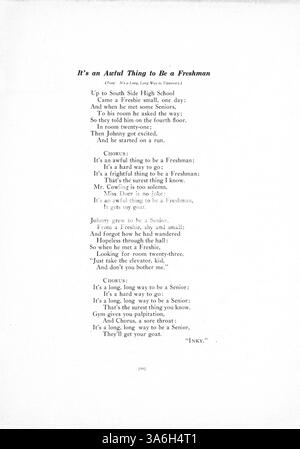 Questo South High Yearbook del 1915 riflette sull'anno scolastico 1914-1915, mostrando la vita degli studenti, i risultati atletici e le attività extracurriculari, con particolare attenzione ai contributi degli studenti afroamericani. Foto Stock