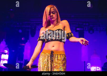 23 novembre 2014 - Sheffield, Inghilterra - Lily Allen esibendosi alla Sheffield O2 Academy 2014 (immagine di credito: © Myles Wright/ZUMA Wire/ZUMAPRESS.com) Foto Stock