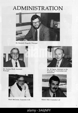 The 1984 South View Jr. High Yearbook riflette la vita studentesca dell'anno, gli eventi accademici, le competizioni sportive e le attività del club, mostrando lo spirito comunitario della scuola. Foto Stock