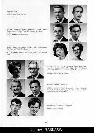 L'annuario "Tiger" del 1964 della South High School mette in evidenza i risultati accademici, atletici e sociali di studenti, docenti e club, con particolare attenzione alla storia afroamericana durante l'anno scolastico 1963-1964. Foto Stock
