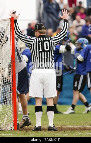 L'arbitro segna un punteggio per Duke in una partita di lacrosse della Division i NCAA contro Georgetown. Solo per uso editoriale. Uso commerciale vietato. Foto Stock