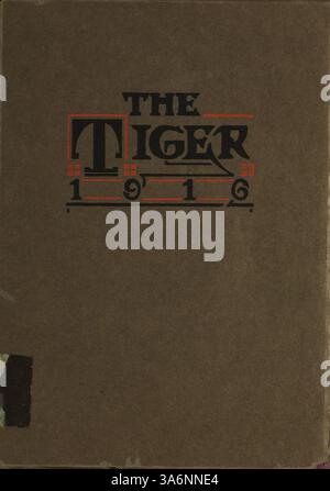 Il South High Yearbook del 1916, 'Tiger', riflette le esperienze degli studenti durante l'anno scolastico 1915-1916, documentando i risultati accademici, le attività extracurricolari e gli eventi scolastici significativi, tra cui il coinvolgimento di studenti afroamericani. Foto Stock