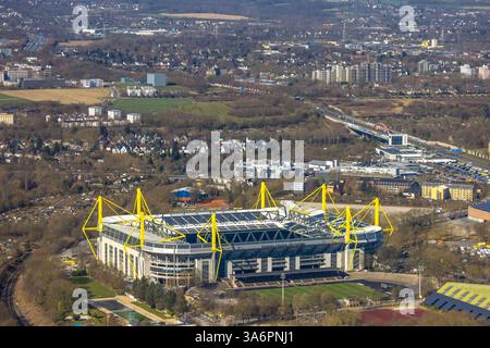 Luftbild, Signal Iduna Park Bundesligastadion BVB 09 Borussia Dortmund, Fußballstadion, Westfalenstadion, Dortmund, Ruhrgebiet, Nordrhein-Westfalen, Deutschland ACHTUNGxMINDESTHONORARx60xEURO *** Vista aerea, Signal Iduna Park Bundesliga Stadium BVB 09 Borussia Dortmund, stadio di calcio, Westfalenstadion, Dortmund, zona della Ruhr, Renania settentrionale-Vestfalia, Germania ACHTUNGxMINDESTHONORARx60xEURO Foto Stock