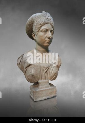 Statua in marmo romano testa di Claudia Olympias figlia di Tiberio con la sua iscrizione funeraria, 100 d.C., British Museum London. inv. 1812,0615.3 parte Foto Stock